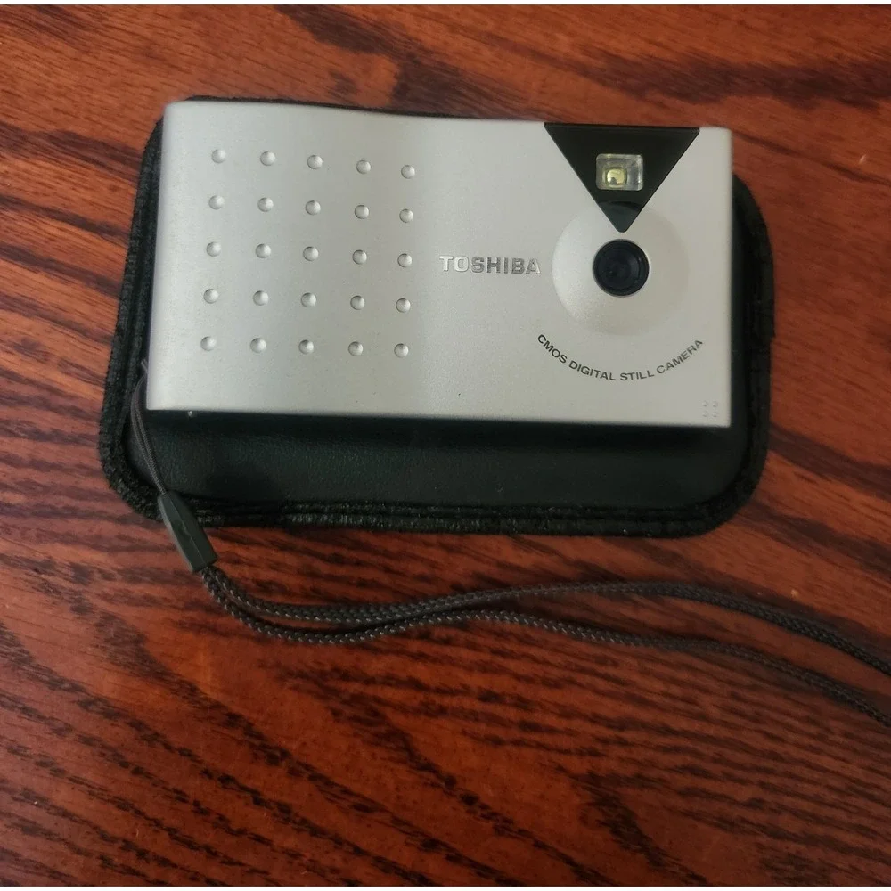 Toshiba Allegretto 2 PDR-2 CMOS Digital Still Camera |‎ Untested With Case